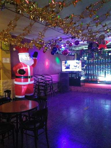 Pub Karaoke Simetría.